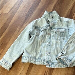 H&M Light Wash Denim Jacket in Pale Blue